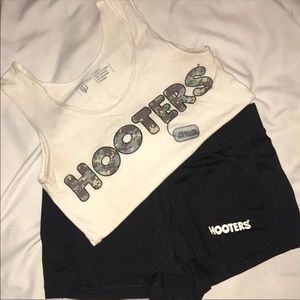 Hooters outfit